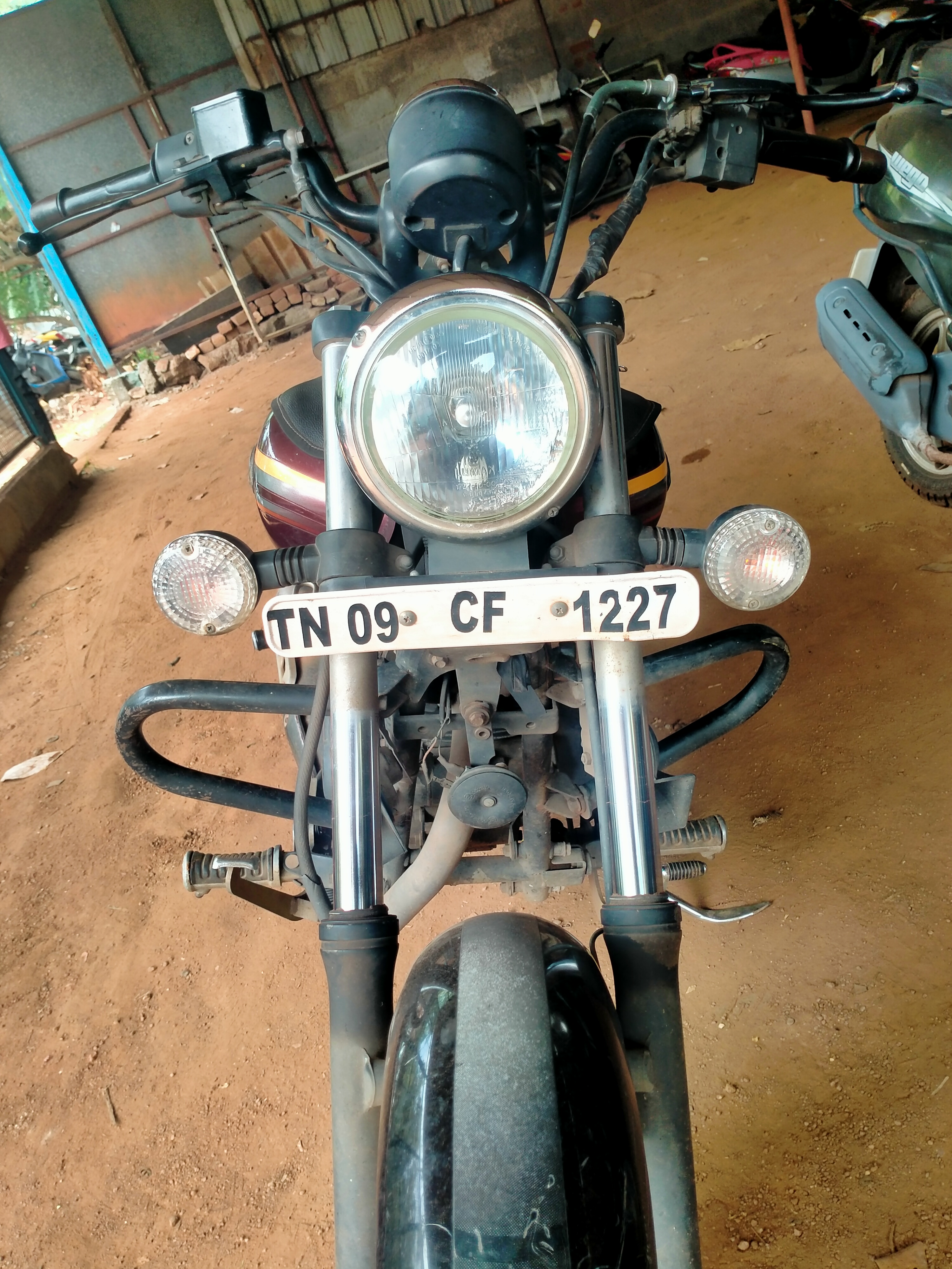 BAJAJ AVENGER