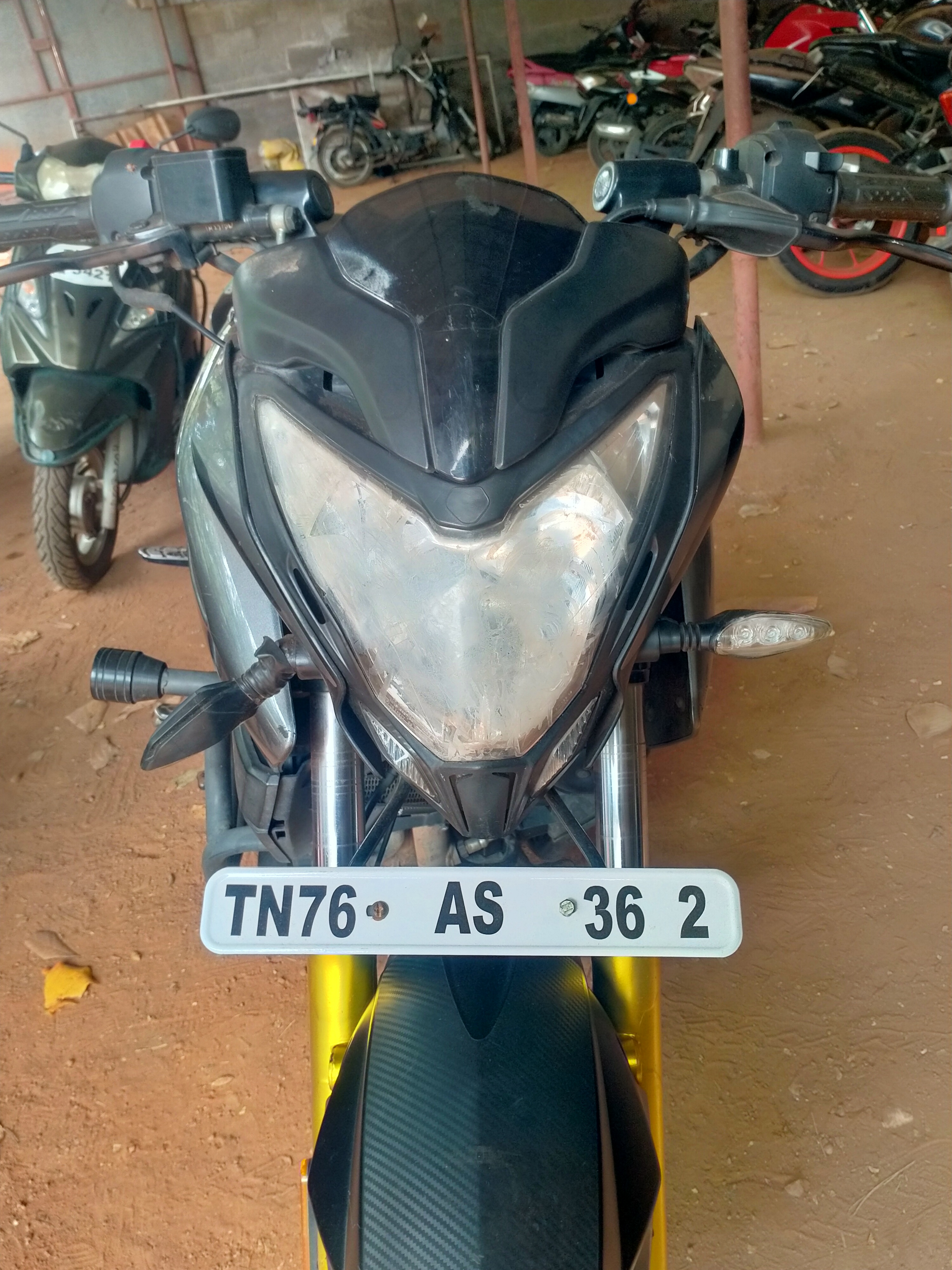 BAJAJ NS-200